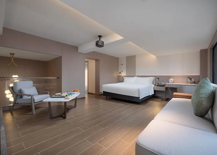 Sunflower Hotel &Residence, Futian Port Branch